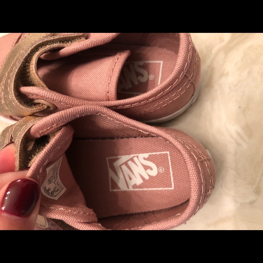 Brand new !! Girls vans , toddler size 6.5